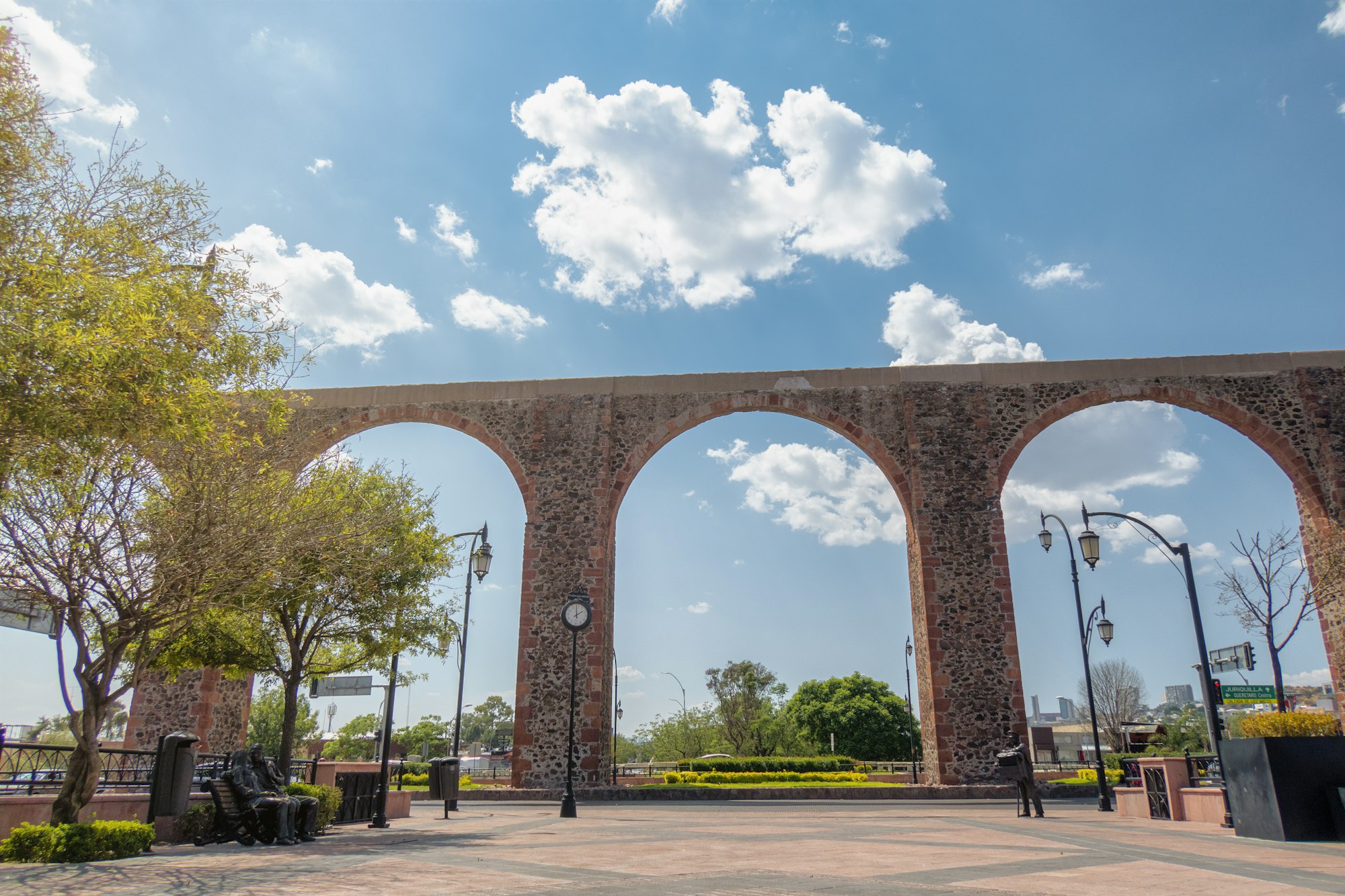 Premium image with copyspace of the arches of queretaro in mexico